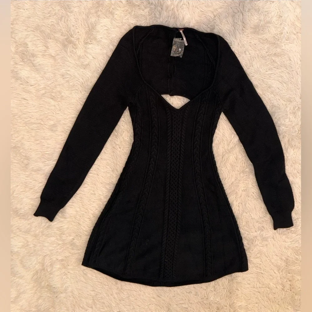 NWOT FREE PEOPLE Small World Mini long sleeves sweater Dress black sz L